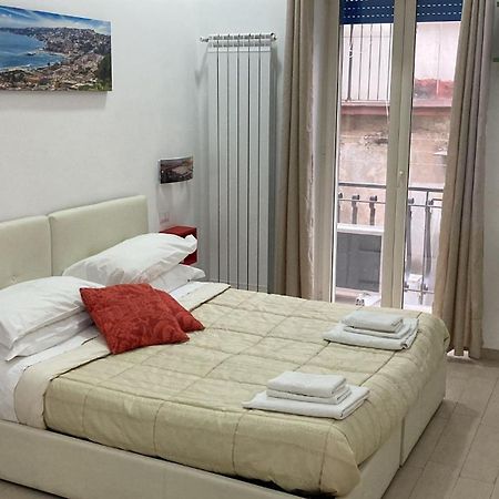 Ginevra'S Apartment Napoli Esterno foto