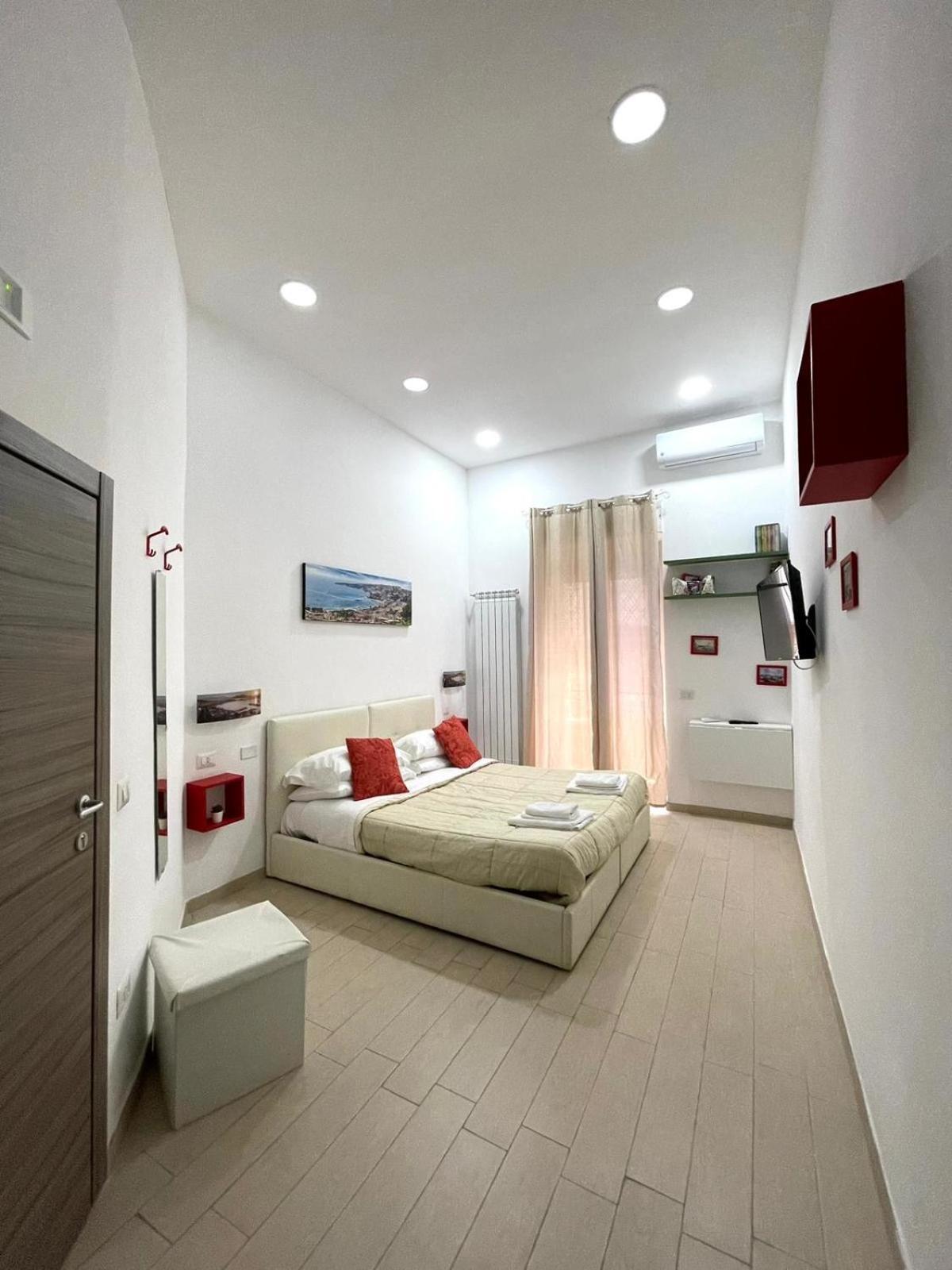 Ginevra'S Apartment Napoli Esterno foto