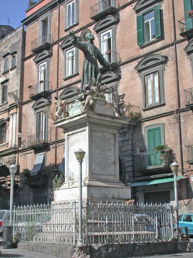 Ginevra'S Apartment Napoli Esterno foto